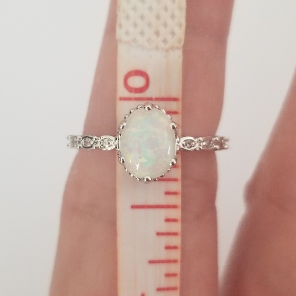 White Gold & Opal Ring - Picture 7 of 8